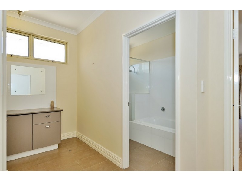 99 Fantail Crescent, Ellenbrook WA 6069