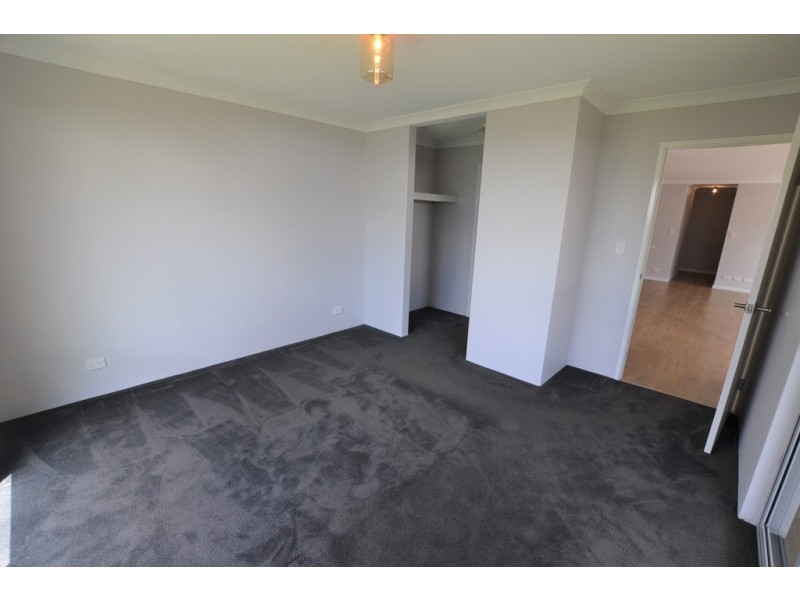 4 Ambit Way, Aveley WA 6069