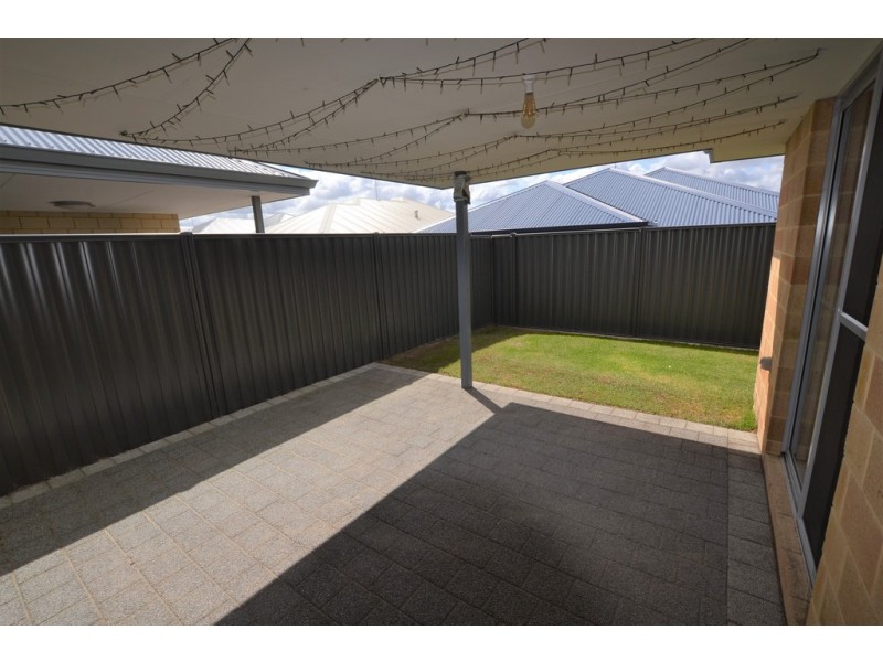 4 Ambit Way, Aveley WA 6069