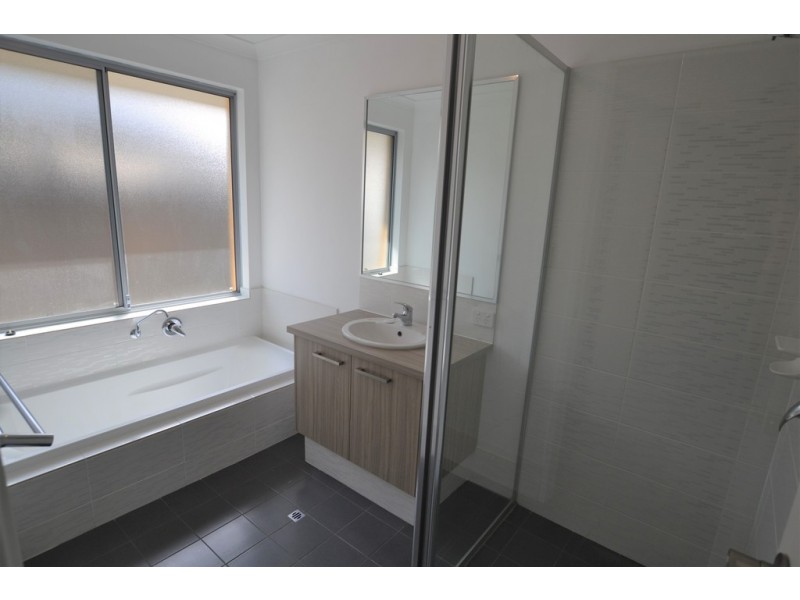 4 Ambit Way, Aveley WA 6069