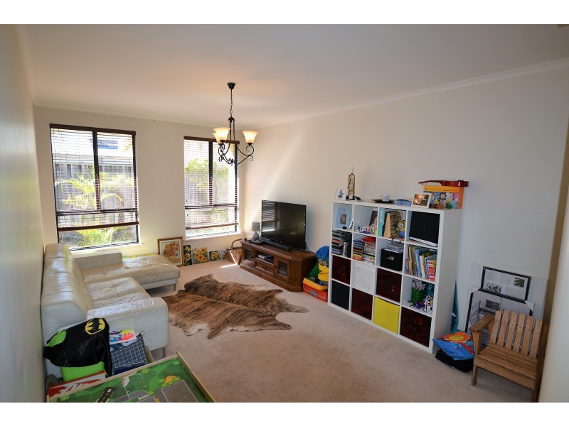 10 Welara Circle, Henley Brook WA 6055