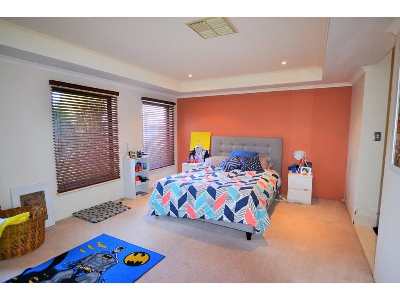 10 Welara Circle, Henley Brook WA 6055