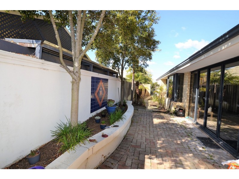 10 Welara Circle, Henley Brook WA 6055