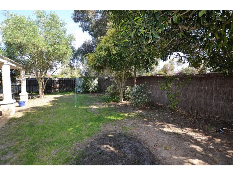 10 Welara Circle, Henley Brook WA 6055