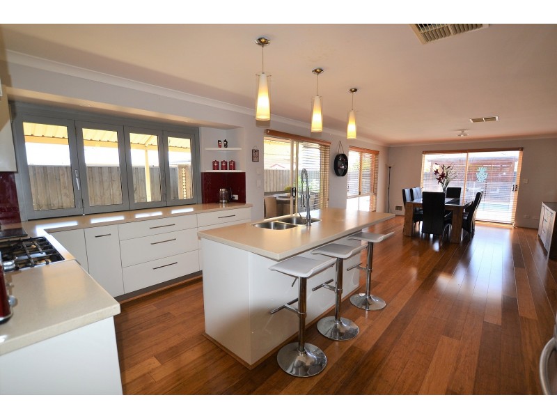 16 Reveley Vista, Ellenbrook WA 6069