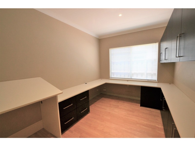 27 Fairview  Heights, Ellenbrook WA 6069