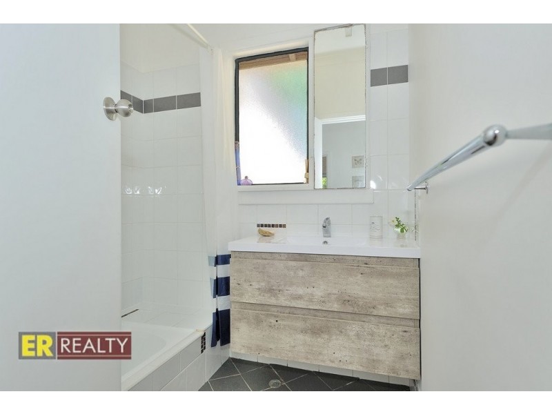 18 Dickson Drive, Middle Swan WA 6056