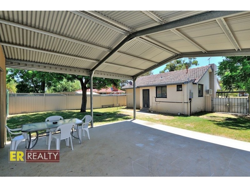 18 Dickson Drive, Middle Swan WA 6056