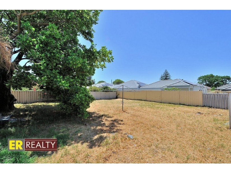 3 Robertsbridge Road, Nollamara WA 6061