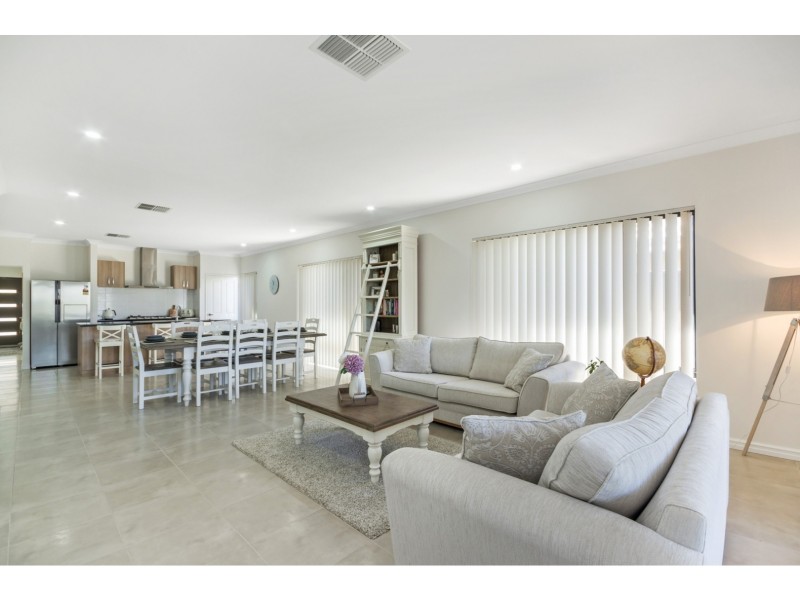 8 Kennick Street, Aveley WA 6069