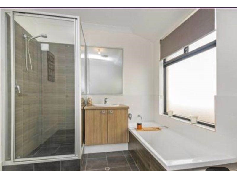 8 Kennick Street, Aveley WA 6069