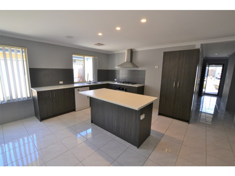 20 Wilderness Way, Aveley WA 6069