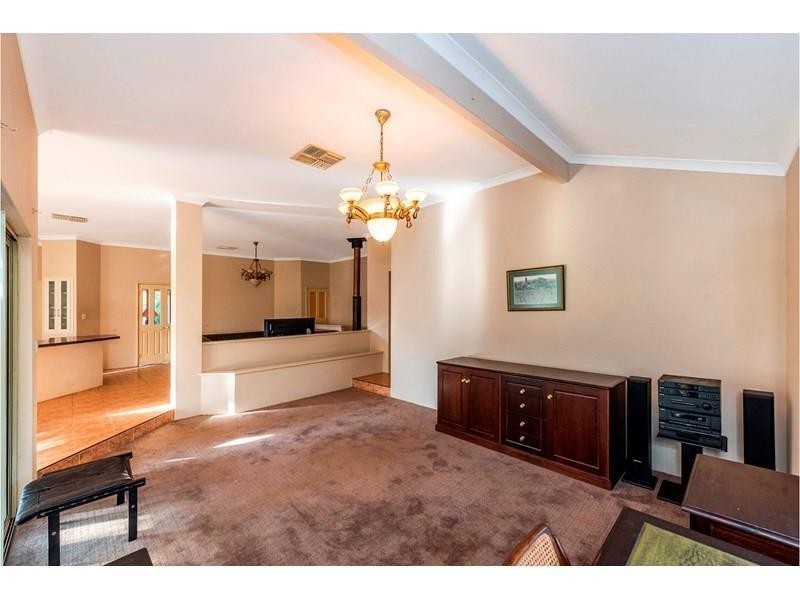 39 Bordeaux Lane, The Vines WA 6069