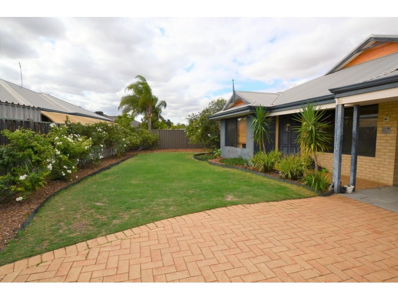 26 Flora Valley Grove, Ellenbrook WA 6069