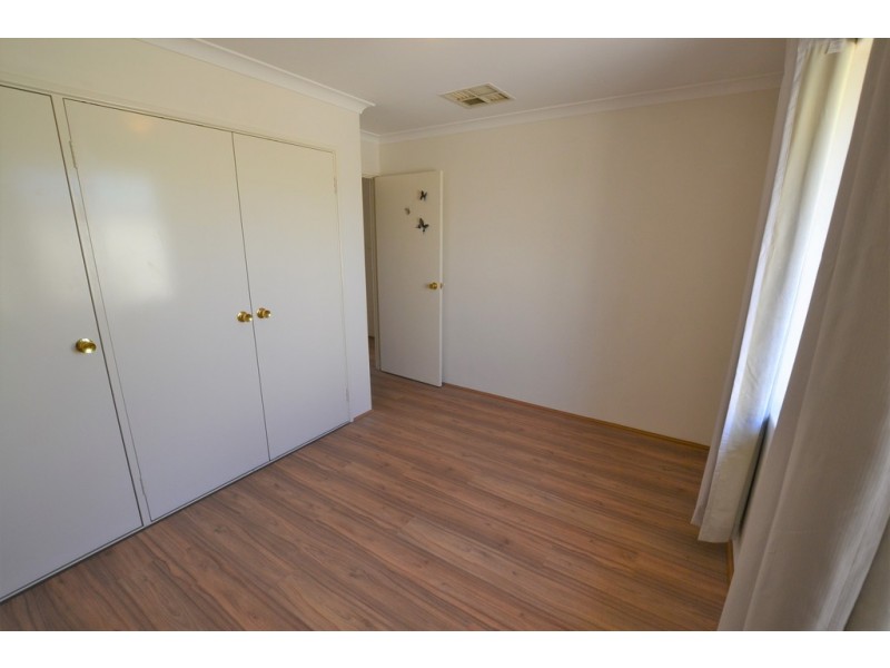 1/51 Burton Retreat, Stratton WA 6056