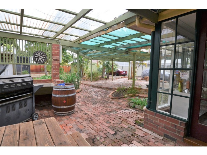 48 West Road, Bassendean WA 6054