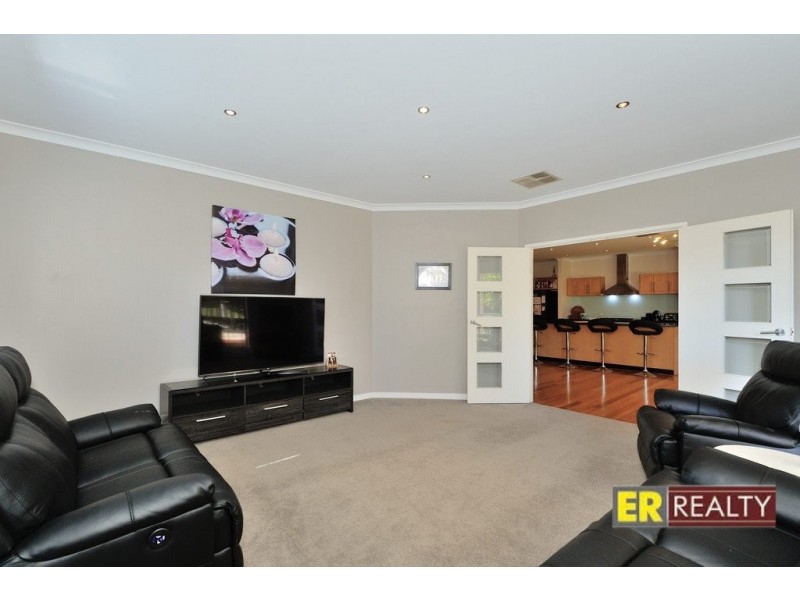 15 Brentwood Way, The Vines WA 6069
