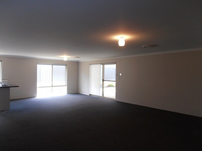 54 Safford Avenue, Aveley WA 6069