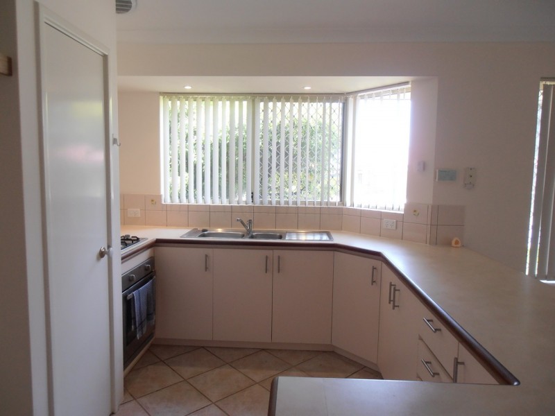 14 Beaufortia Crescent, Ellenbrook WA 6069