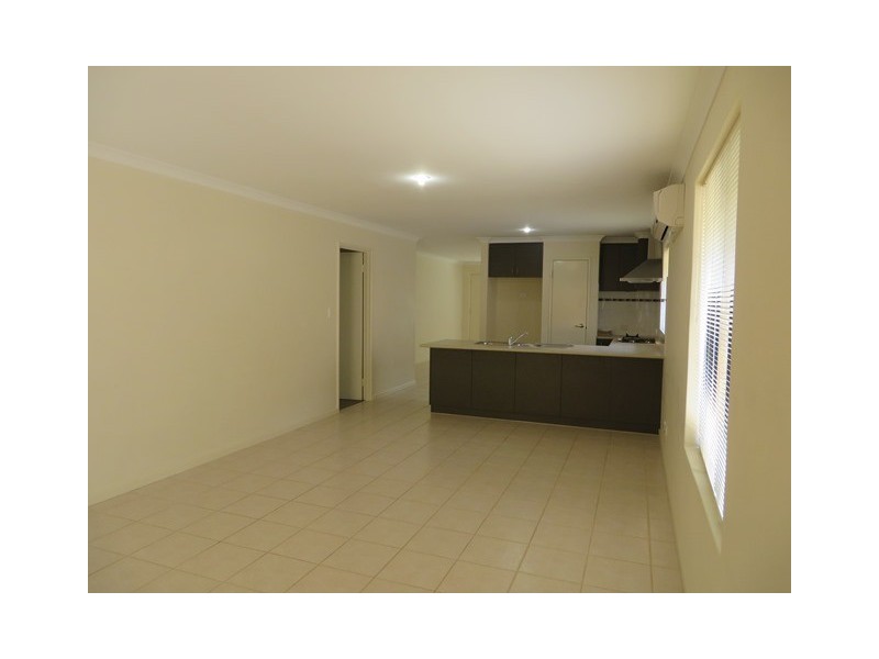 30 Musselbrook Trail, Ellenbrook WA 6069
