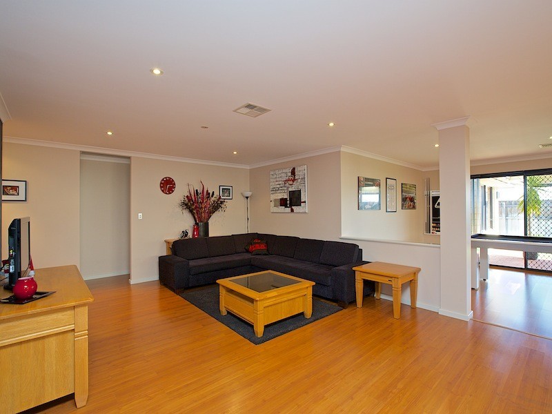 20 Rainsby Crescent, Ellenbrook WA 6069