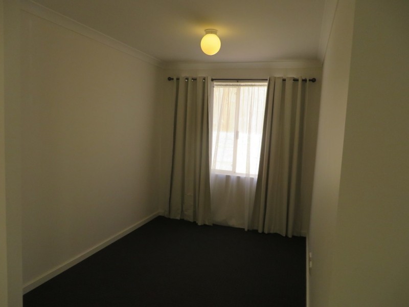 4 Newington Pass, Ellenbrook WA 6069