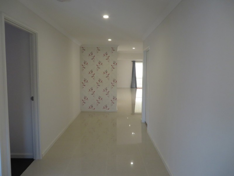 4 Newington Pass, Ellenbrook WA 6069