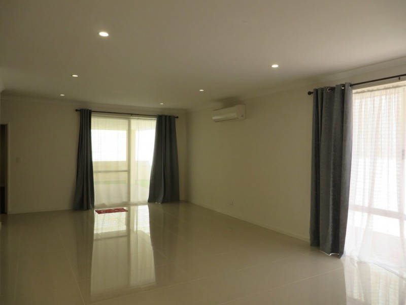 4 Newington Pass, Ellenbrook WA 6069