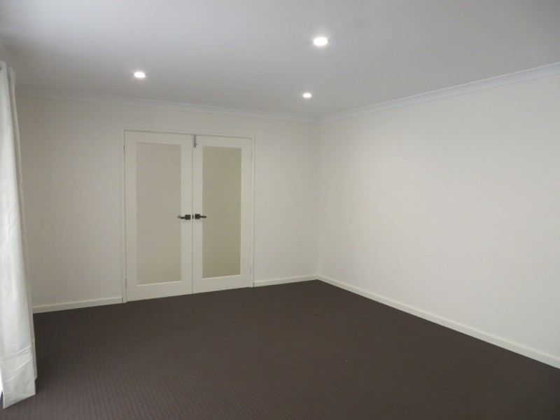 4 Newington Pass, Ellenbrook WA 6069