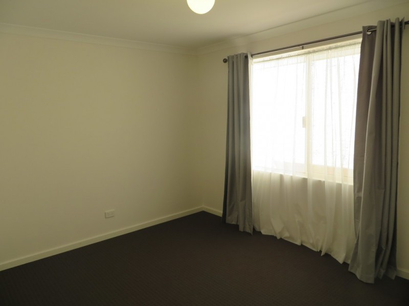 4 Newington Pass, Ellenbrook WA 6069