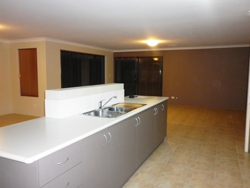 29 Whitehart Entrance, Aveley WA 6069