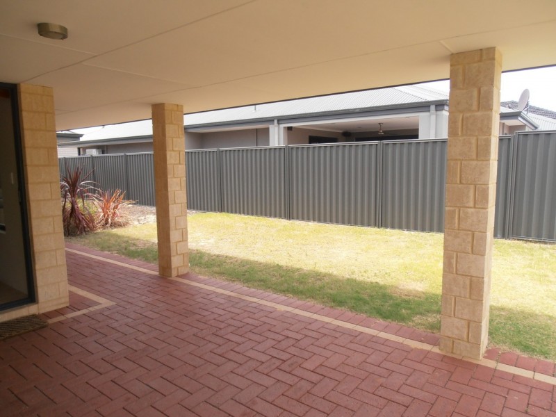 29 Whitehart Entrance, Aveley WA 6069