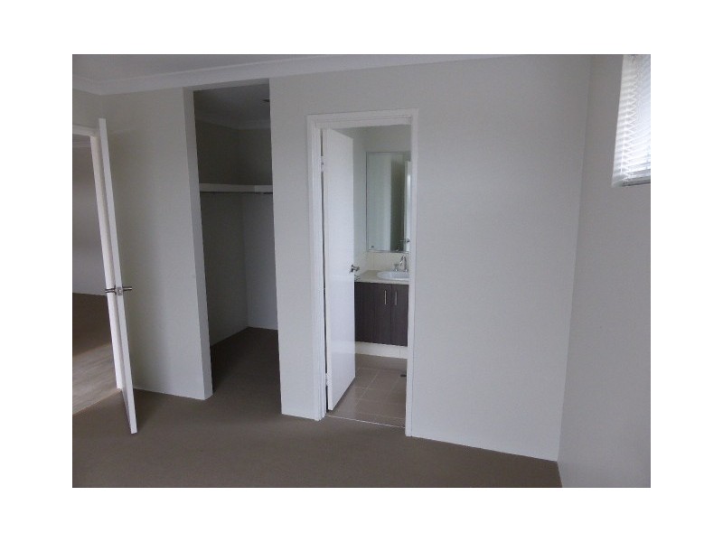 15 Coalseam Street, Ellenbrook WA 6069