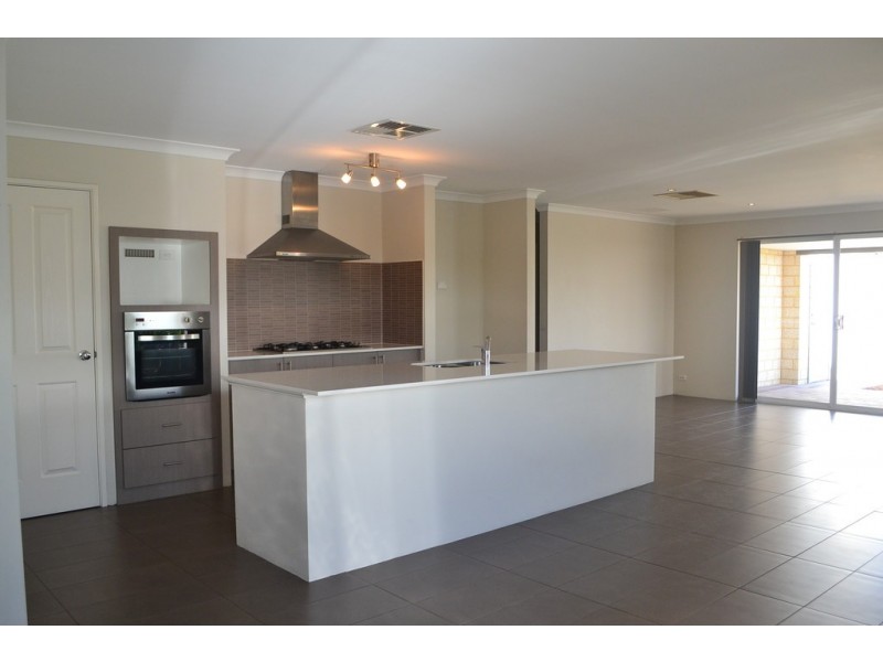 66 Pavilion Circle, The Vines WA 6069