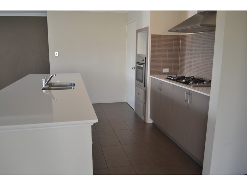 66 Pavilion Circle, The Vines WA 6069