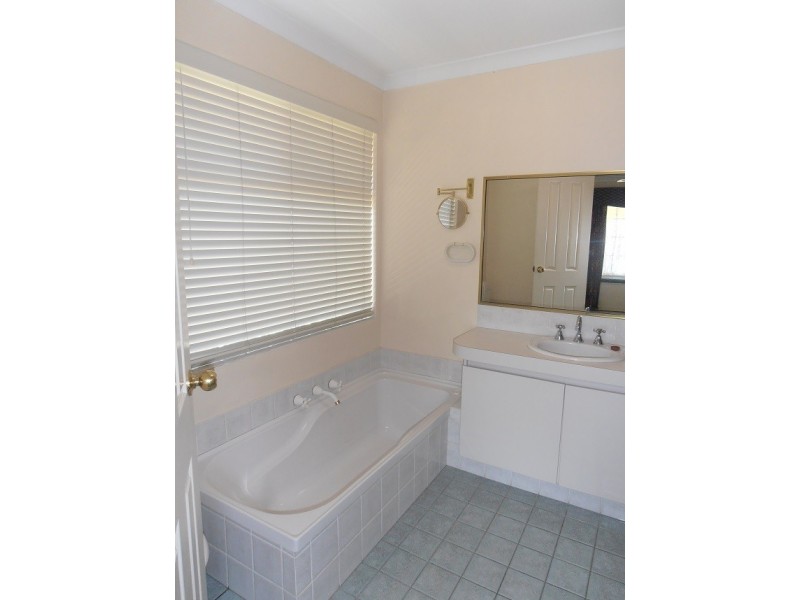 29 Midsummer Circle, Ellenbrook WA 6069