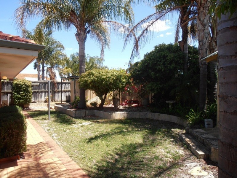 29 Midsummer Circle, Ellenbrook WA 6069
