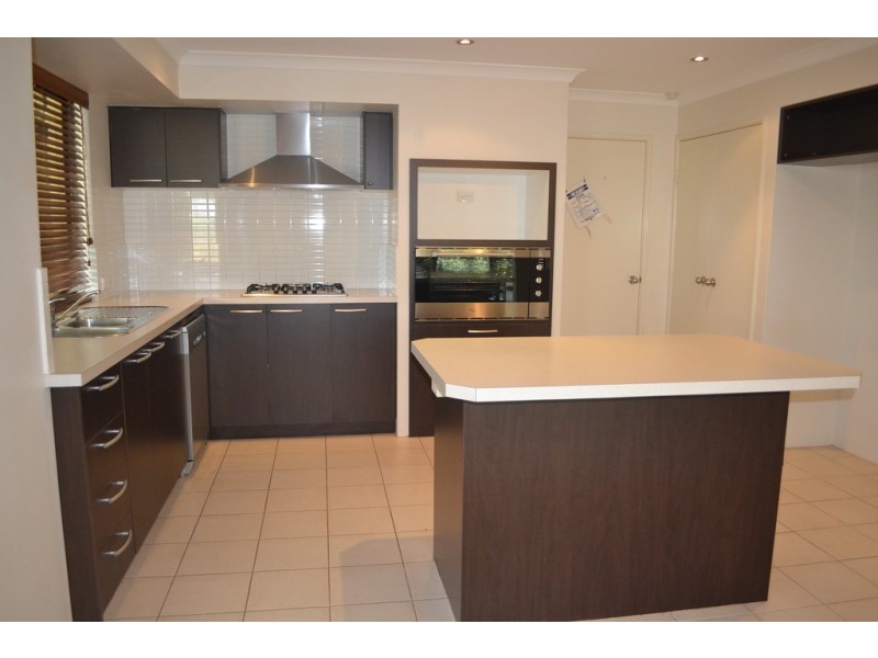 32 Roxburghe Drive, The Vines WA 6069