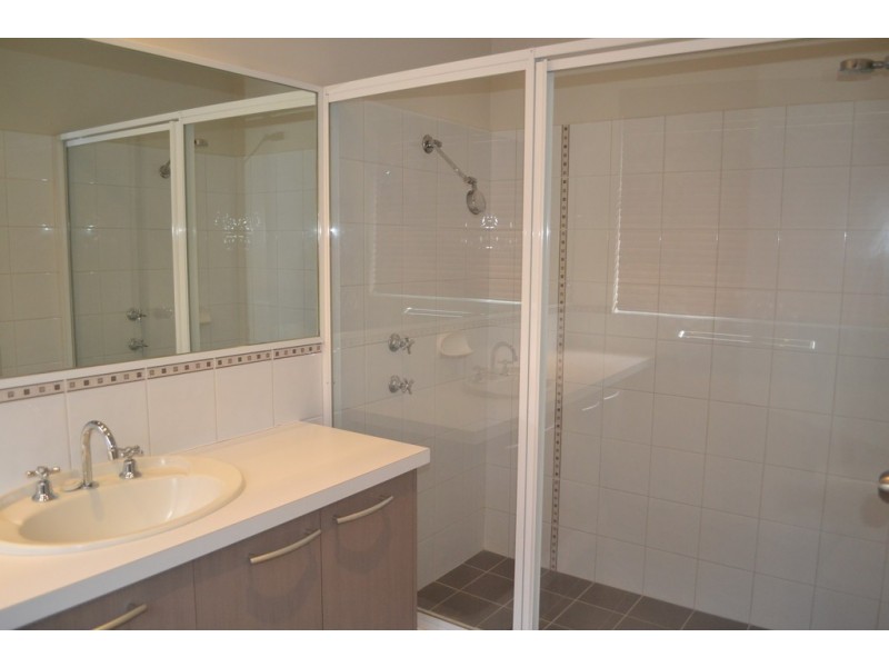 32 Roxburghe Drive, The Vines WA 6069