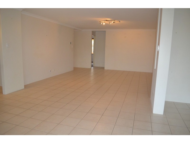 32 Roxburghe Drive, The Vines WA 6069