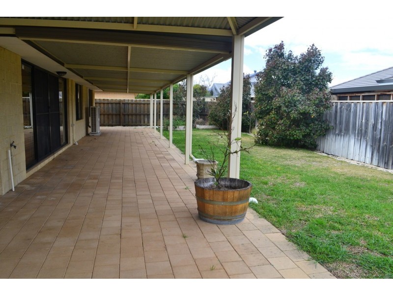 32 Roxburghe Drive, The Vines WA 6069