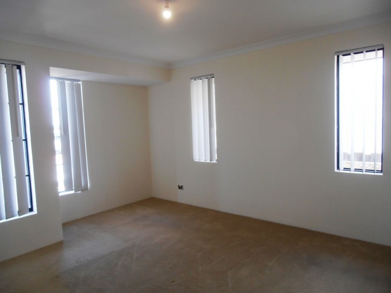10 Ginnini Lane, Ellenbrook WA 6069