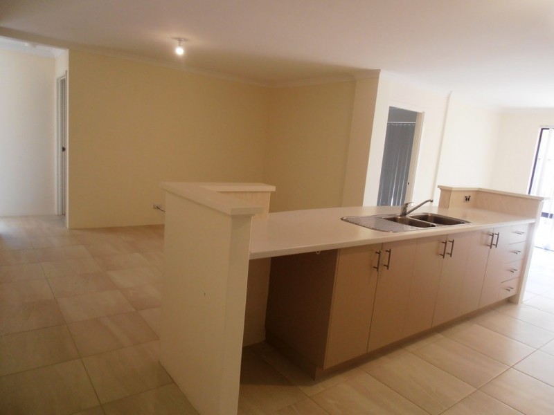 10 Ginnini Lane, Ellenbrook WA 6069