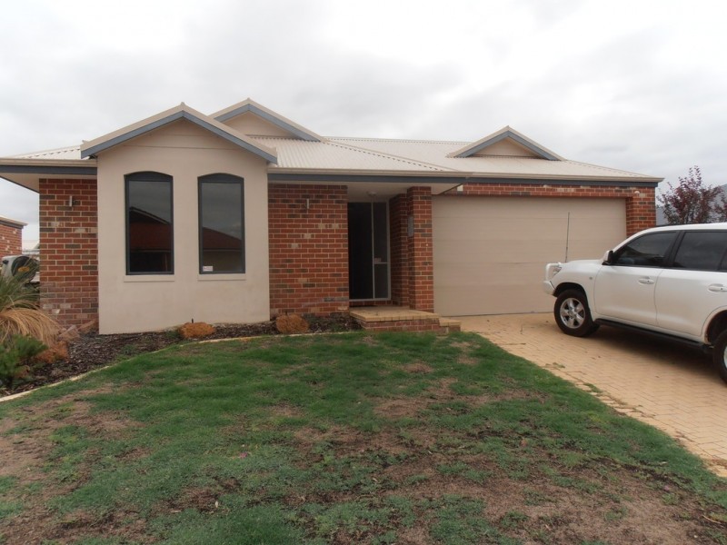 4/7 Madden Way, Ellenbrook WA 6069