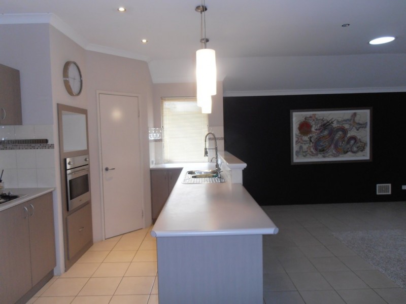 4/7 Madden Way, Ellenbrook WA 6069