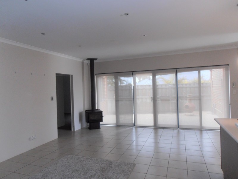 4/7 Madden Way, Ellenbrook WA 6069