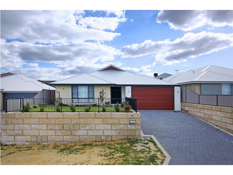 19 Tranquility Crescent, Aveley WA 6069