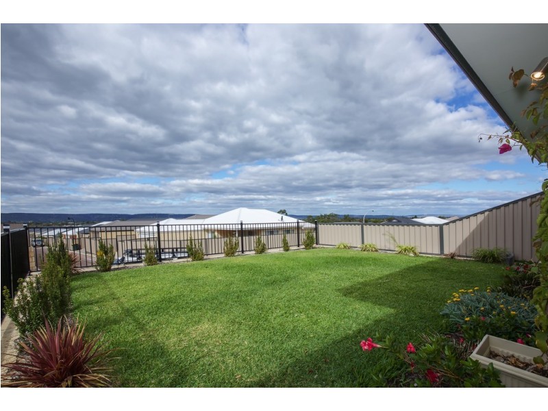 19 Tranquility Crescent, Aveley WA 6069
