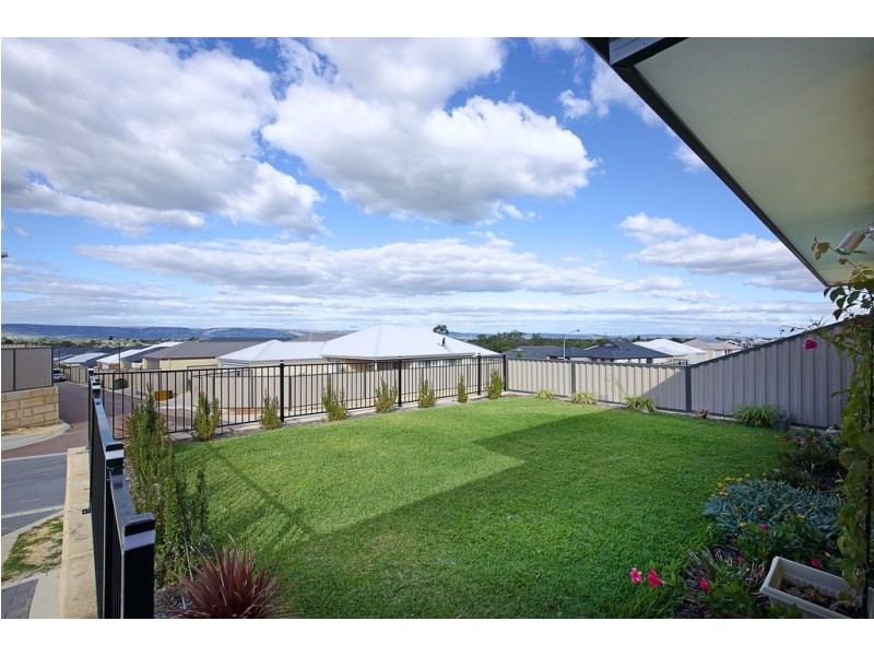 19 Tranquility Crescent, Aveley WA 6069