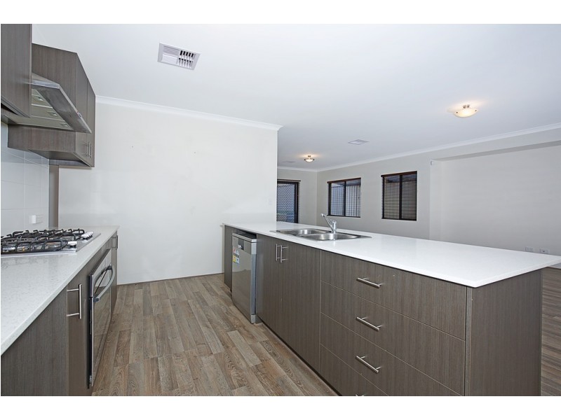 19 Tranquility Crescent, Aveley WA 6069